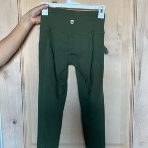 Born Primitive 7/8 Leggings Size Small